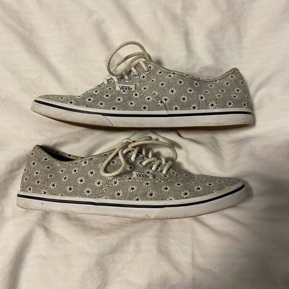 Lace up vans Daisy pattern - Picture 3 of 5
